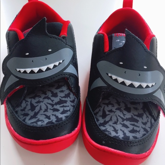 reebok shark shoes